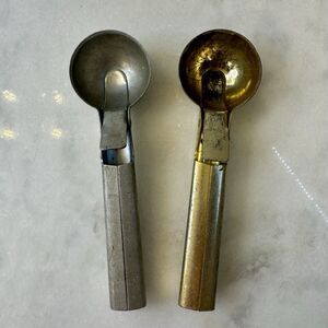 A.C. Eichin Inc. Aluminum Ice Cream Scoops - 2ct Vintage USA Patent 2756698